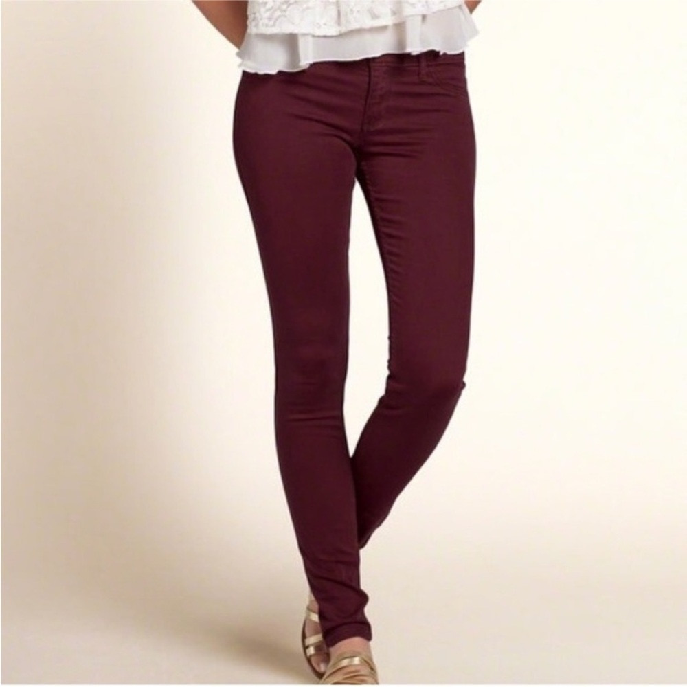 Hollister Size 5 waist 27 Jeggings, burgundy, colored denim, skinny leg cut